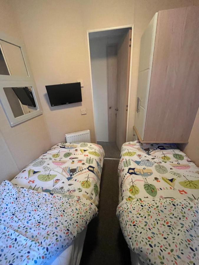 Fulmar 43 ~ Parkdean Holiday Resort เกรทยาร์มัธ ภายนอก รูปภาพ